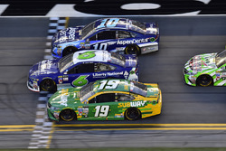 Trevor Bayne, Roush Fenway Racing Ford, Daniel Suárez, Joe Gibbs Racing Toyota, Danica Patrick, Stew