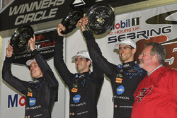 Podium: les vainqueurs Ricky Taylor, Jordan Taylor, Alex Lynn, Wayne Taylor Racing