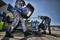 #15 3GT Racing Lexus RCF GT3: Robert Alon, Jack Hawksworth, Austin Cindric, Pit stop