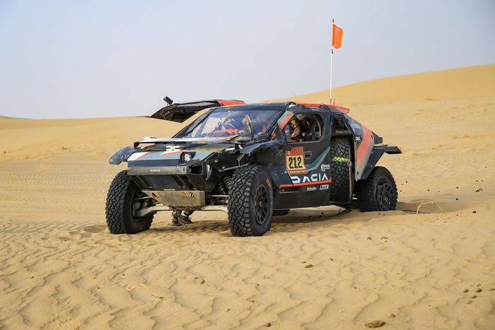 #212 The Dacia Sandriders Dacia: Cristina Gutierrez, Pablo Moreno Huete