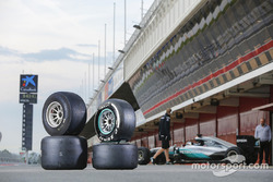 2017 and 2016 Pirelli tyres