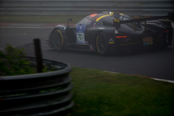 #701 Scuderia Cameron Glickenhaus, SCG SCG003C: Manuel Lauck, Franck Mailleux, Jeroen Bleekemolen, F