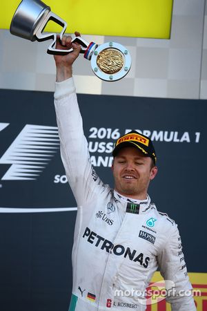 Podium : le vainqueur Nico Rosberg, Mercedes AMG F1 Team