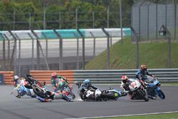 Philipp Oettl, Schedl GP Racing, Jorge Martin, Aspar Team Mahindra Moto3, Nicolo Bulega, Sky Racing Team VR46, Aron Canet, Estrella Galicia 0,0 crash