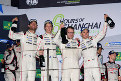 Podium: race winners #1 Porsche Team Porsche 919 Hybrid: Timo Bernhard, Mark Webber, Brendon Hartley