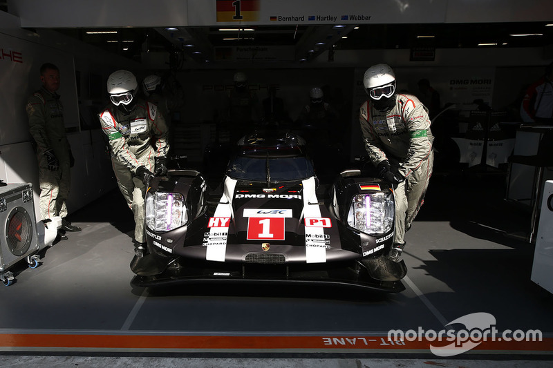 #1 Porsche Team Porsche 919 Hybrid: Timo Bernhard, Mark Webber, Brendon Hartley