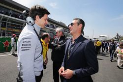 Toto Wolff, Mercedes AMG F1 accionista y Director Ejecutivo, con Carlos Slim Domit, Presidente de Am