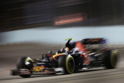 Carlos Sainz Jr., Scuderia Toro Rosso STR11