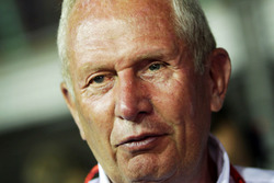 Dr Helmut Marko, consultant Red Bull sur la grille