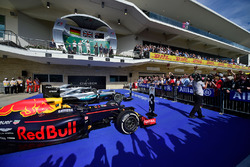 The podium (L to R): Nico Rosberg, Mercedes AMG F1, second; Lewis Hamilton, Mercedes AMG F1, race winner; Daniel Ricciardo, Red Bull Racing, third