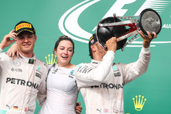 Nico Rosberg, Mercedes AMG Petronas F1 W07 Victoria Vowles, Lewis Hamilton, Mercedes AMG F1 W07
