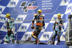 Podio: il vincitore della gara Brad Binder, Red Bull KTM Ajo, il secondo classificato Andrea Locatel