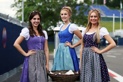Formula Una girls