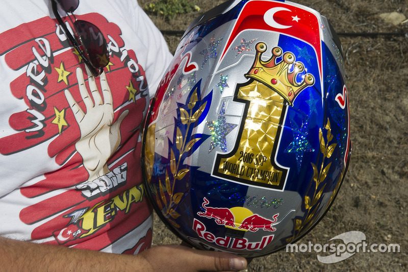 Race winner Kenan Sofuoglu, Puccetti Racing