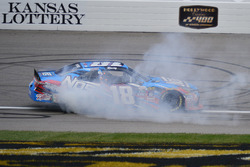 Winner Kyle Busch, Joe Gibbs Racing Toyota
