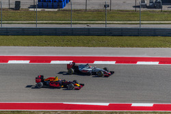 Romain Grosjean, Haas F1 Team VF-16 and Max Verstappen, Red Bull Racing RB12