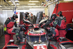 #8 Audi Sport Team Joest Audi R18 e-tron quattro: Lucas di Grassi, Loic Duval, Oliver Jarvis