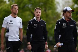 Jenson Button, McLaren, Stoffel Vandoorne, McLaren Test and Reserve Driver and Fernando Alonso, McLaren