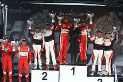 Podium Pro Am : les vainqueurs #11 Kessel Racing Ferrari 488 GT3: Michal Broniszewski, Giacomo Piccini, les deuxièmes, #87 AKKA ASP Mercedes AMG GT3: Jean-Luc Beaubelique, Morgan Moullin-Traffort, les troisièmes, #89 Akka ASP Mercedes AMG GT3: Christophe Bourret, Jean-Philippe Belloc