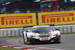#59 Garage 59 McLaren 650S GT3: Martin Plowman, Côme Ledogar