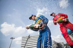 Il vincitore Sébastien Buemi, Renault e.Dams e il secondo Daniel Abt
