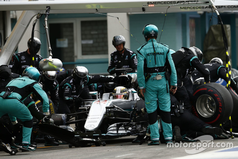 Lewis Hamilton, Mercedes AMG F1 W07 Hybrid