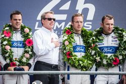 LMGTE-Pro-Podium: 1. #68 Ford Chip Ganassi Racing, Ford GT: Joey Hand, Dirk Müller, Sébastien Bourda