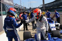 Race winner Ed Jones, Carlin is congratulated by Dean Stoneman, Andretti Autosport