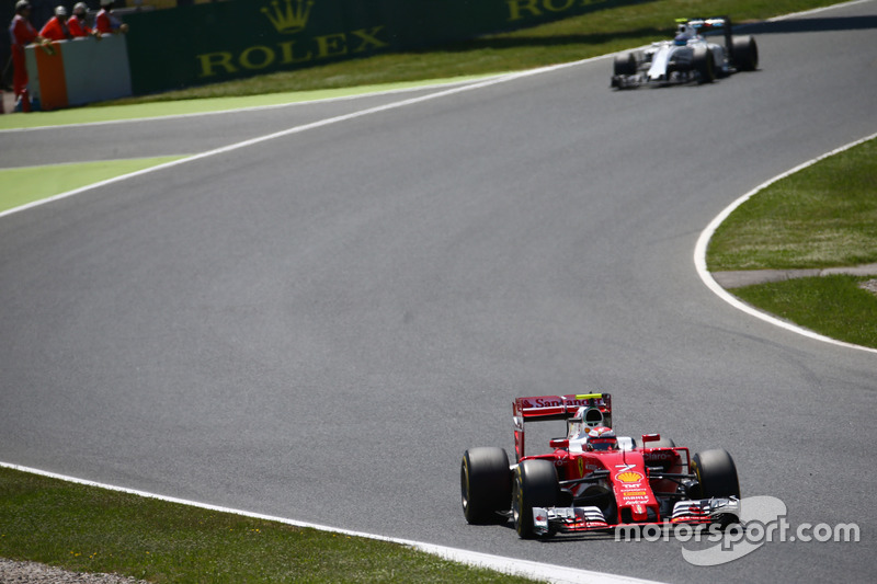 ...Kimi Räikkönen. Sim, o 'homem de gelo', que chegou em segundo, assumiu a vice-liderança do campeonato, com 61 pontos.