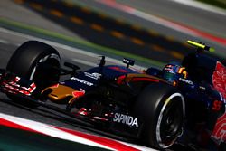 Carlos Sainz Jr., Scuderia Toro Rosso STR11