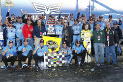 Le vainqueur, Kevin Harvick, Stewart-Haas Racing Chevrolet