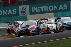 Tin Sritrai, Honda Civic TCR, Team Thailand and Kevin Gleason, Honda Civic TCR, West Coast Racing