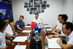 Ho-Pin Tung take a meeting with TRS partner