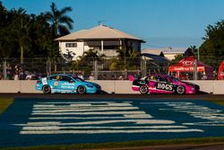 Fabian Coulthard, Team Penske, Ford; Michael Caruso, Nissan Motorsports