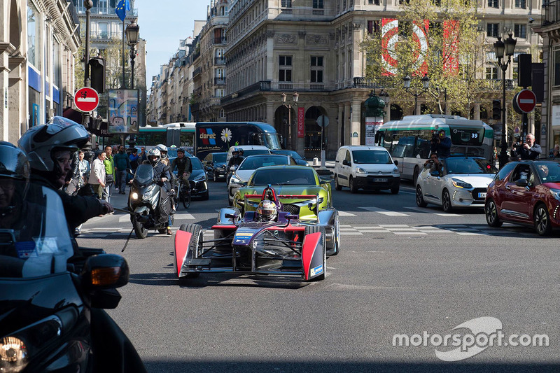 Jean-Eric Vergne en las calles de París
