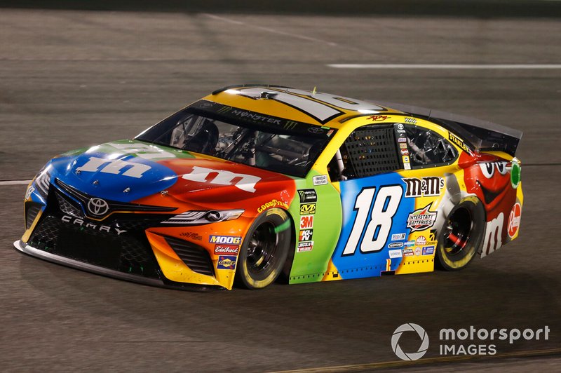 Kyle Busch, Joe Gibbs Racing, Toyota Camry M&M's