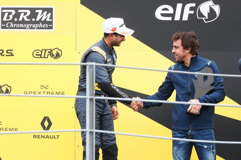 Podio: il terzo classificato Kush Maini, M2 Competition con Fernando Alonso