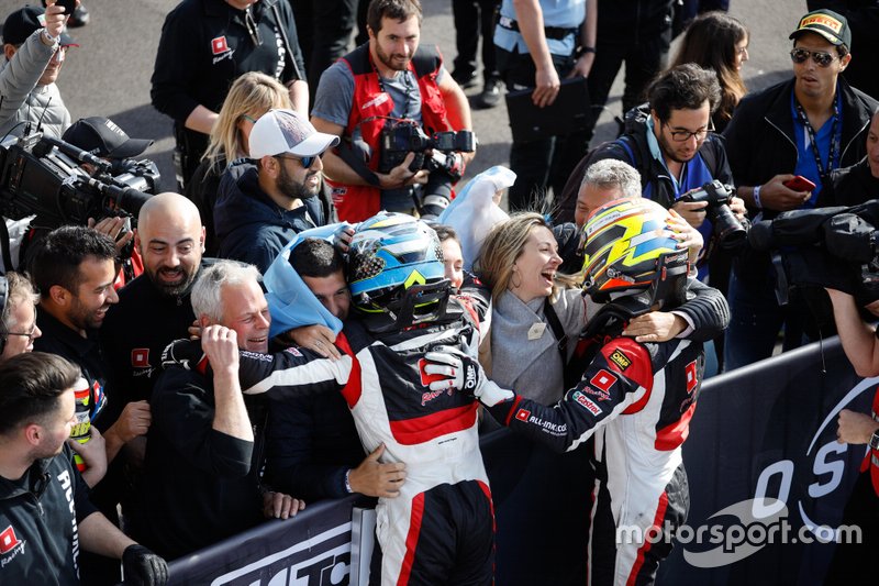 Néstor Girolami, ALL-INKL.COM Münnich Motorsport Honda Civic Type R TCR, Esteban Guerrieri, ALL-INKL.COM Münnich Motorsport Honda Civic Type R TCR in parc ferme