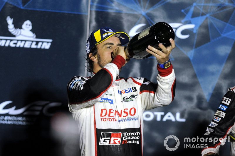 Podio: #8 Toyota Gazoo Racing Toyota TS050: Fernando Alonso