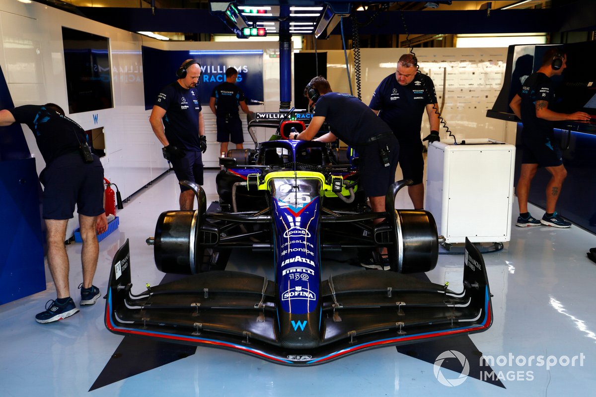 Coche de Logan Sargeant, Williams FW44