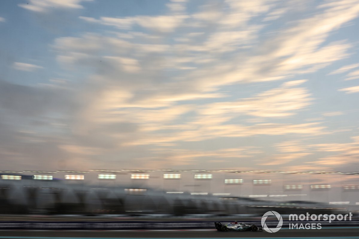 Lewis Hamilton, Mercedes W13