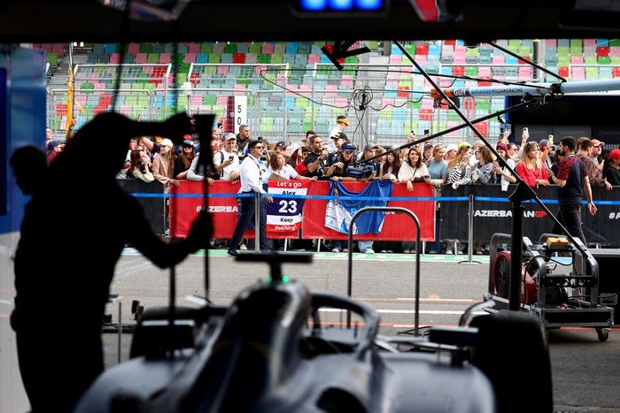 Fans of Alexander Albon, Williams