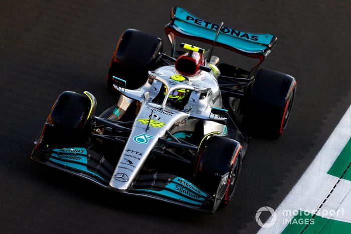 Lewis Hamilton, Mercedes W13