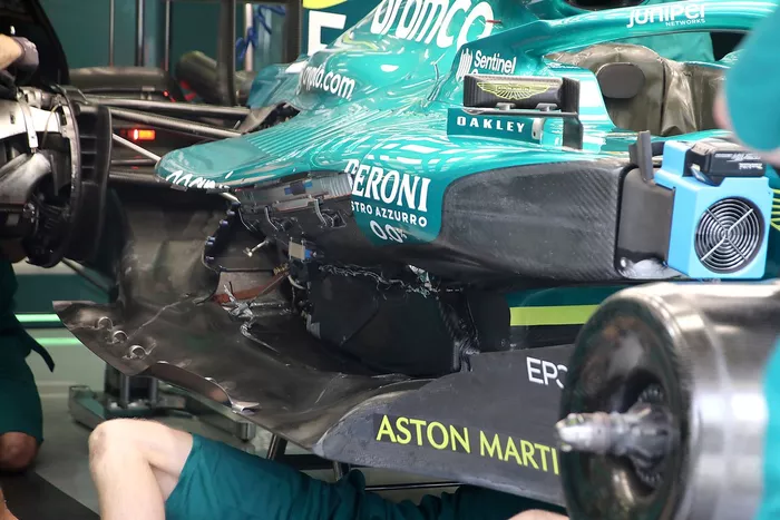 Detalle del lateral del Aston Martin Racing AMR22 