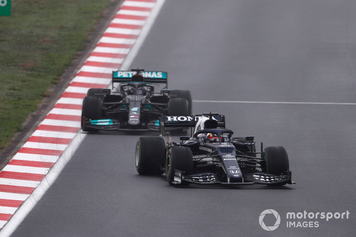 Yuki Tsunoda, AlphaTauri AT02, Lewis Hamilton, Mercedes W12