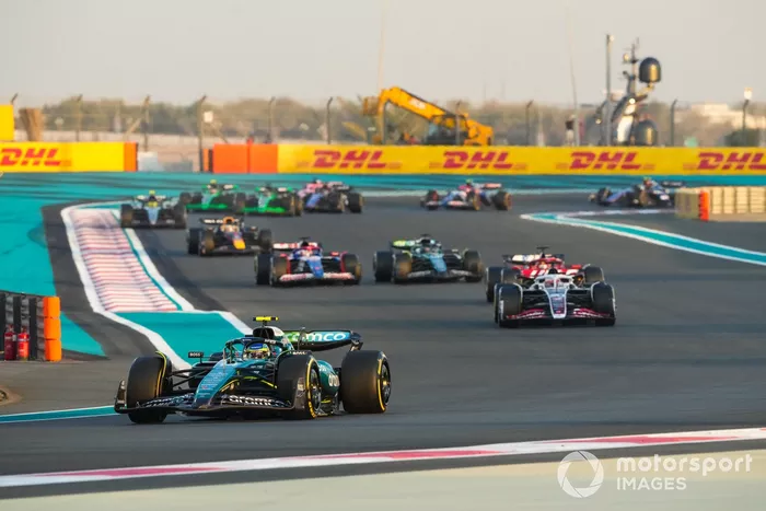 Fernando Alonso, Aston Martin AMR24, Kevin Magnussen, Haas VF-24, Lance Stroll, Aston Martin AMR24