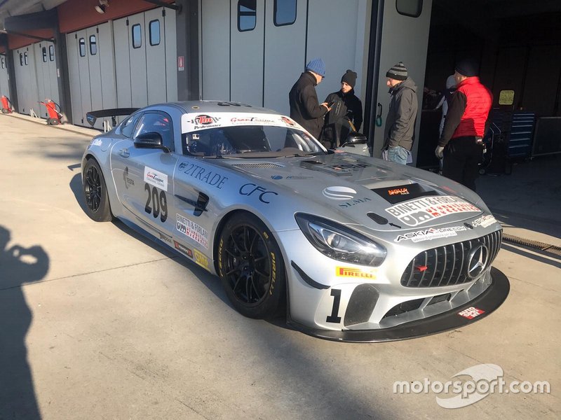 Mercedes AMG GT4, V-Action