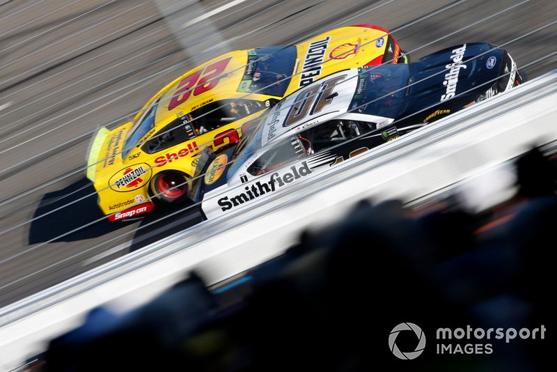 Aric Almirola, Stewart-Haas Racing, Ford Mustang Smithfield, Joey Logano, Team Penske, Ford Mustang Shell Pennzoil