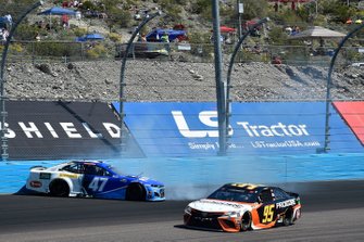 Christopher Bell, Leavine Family Racing, Toyota Camry Procore, Ricky Stenhouse Jr., JTG Daugherty Racing, Chevrolet Camaro Kroger