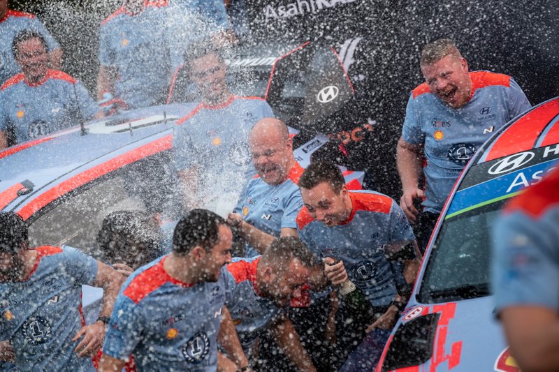 Celebración del campeonato de equipos de Hyundai Motorsport
